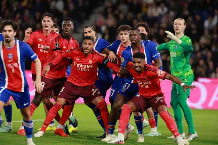 队报:里昂死守72分钟仍不敌巴黎,严重的伤病问题拖累进攻端